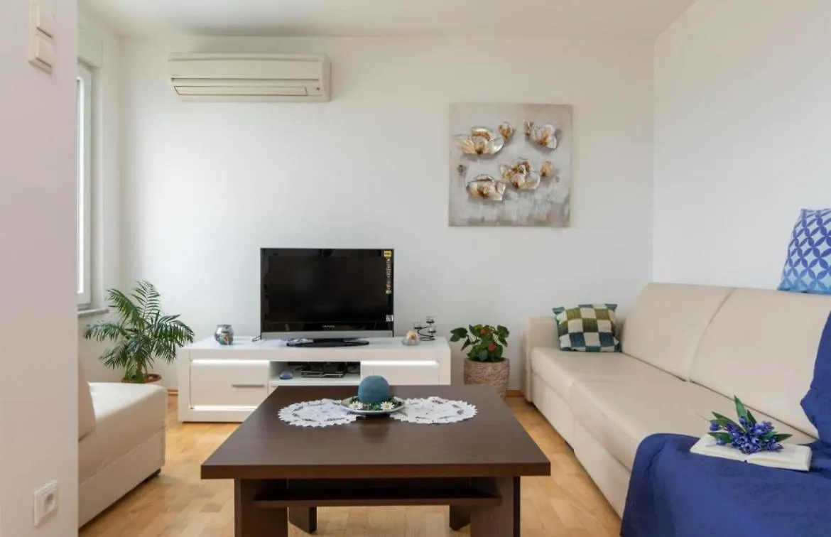 Apartment Apartman Mario Crikvenica